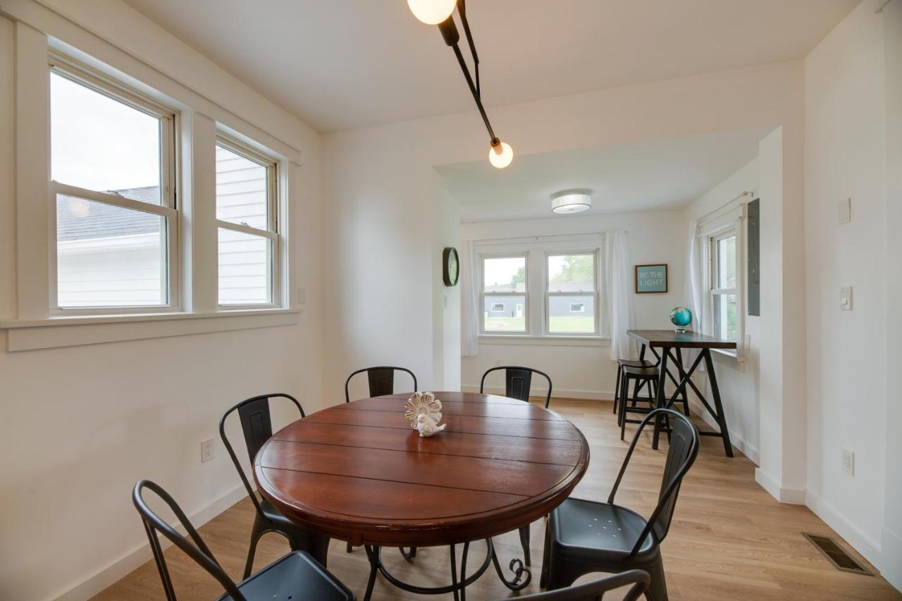 Modern Family Home In Mason With Backyard And Fire Pit Eksteriør bilde